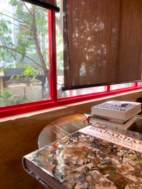 Sách rất oki, chất lượng in tốt, nội dung thú vị!!
Shipper dễ thương, cảm ơn shop!