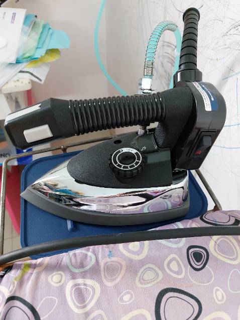 Bàn ủi nặng hơn loại thông thường nhưng ủi rất sướng, nhất là chạy ly. Nhanh thẳng. Hài lòng.