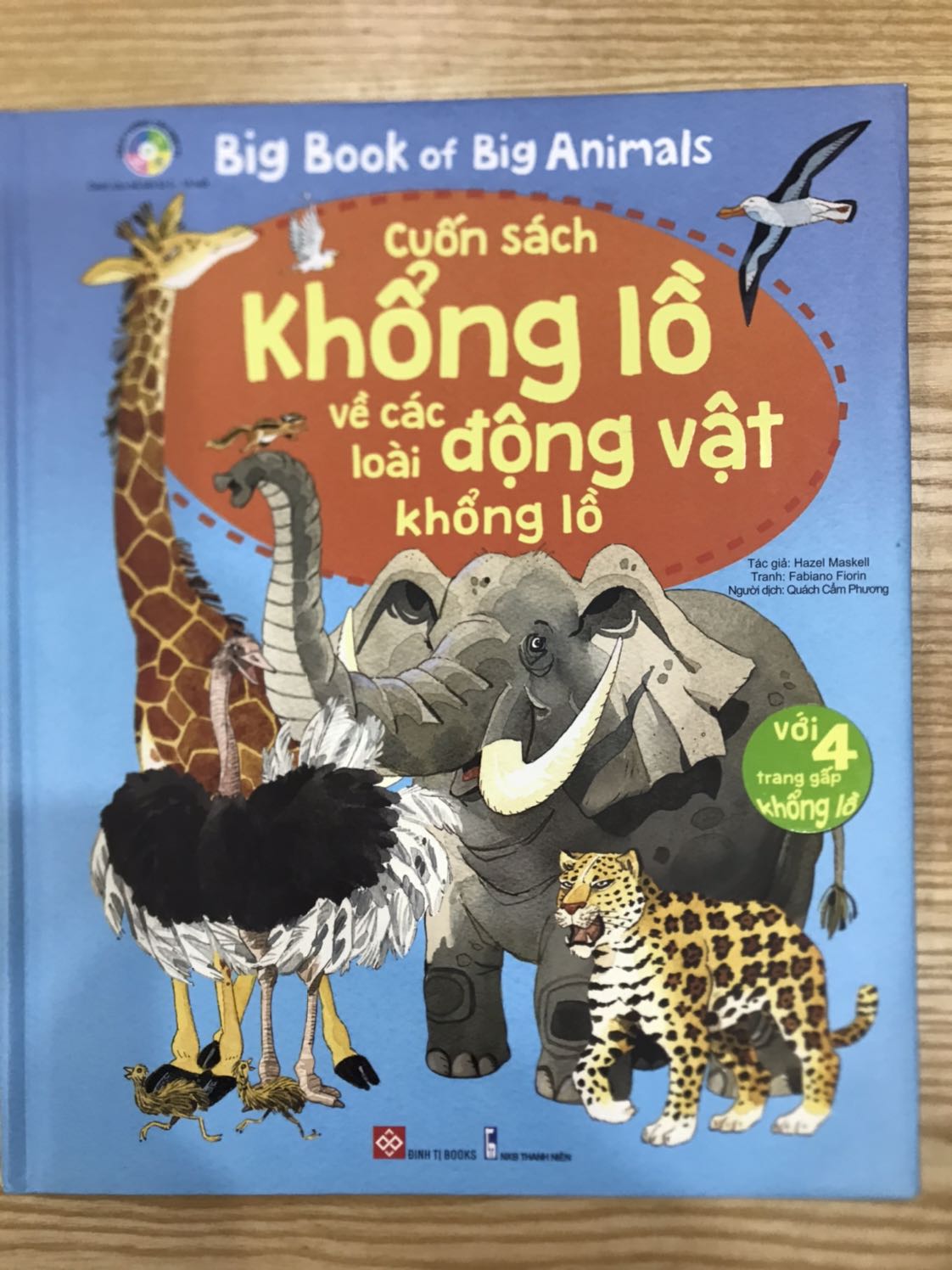 Sách rất hay luôn. Khổ lớn, tranh ảnh và nội dung đều ok. Bé rất thích. Cuốn này nên mua cho bé.