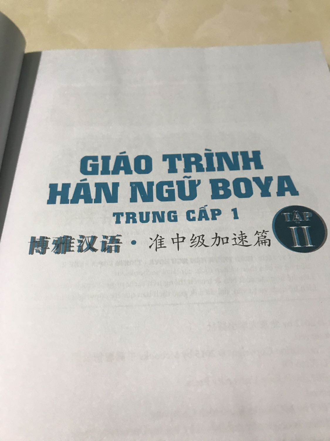 -Hộp đựng hàng mở sẵn ( không biết do vận chuyển hay do vấn đề khách quan nào đó ), Chất lượng của sách : bìa như sách cũ, chữ in như bị loang( gây mỏi mắt khi đọc ),.,
- Đánh giá 2 sao vì sự giao hàng nhanh!