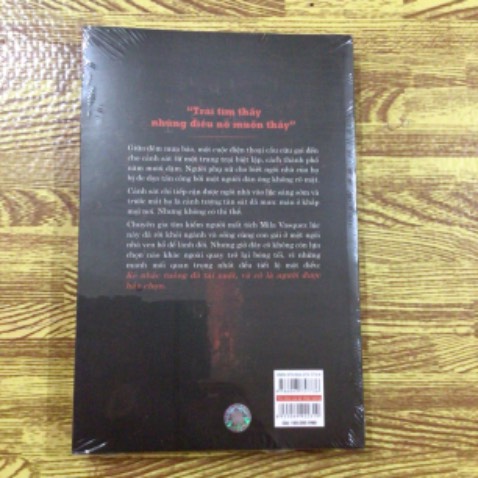 Sách mới+ bọc đẹp,kĩ,giao nhanh. Đáng chờ đợi của tác giả