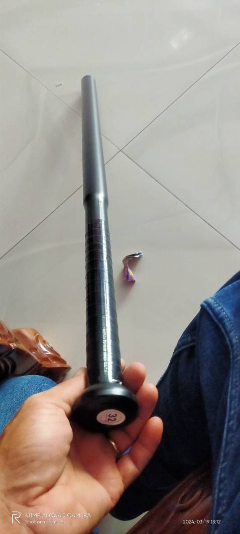 Gậy chắc chắn, nặng hơn nghĩ