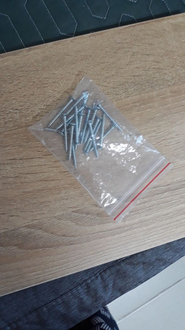 Thiếu mấy cái Nở ốc cam và Ốc cam để lắp ngăn kéo. Giá sách đẹp long lanh (mua hàng IGA nhiều rồi và rất ưng, giá cả lại phải chăng) mà đang chờ... ngăn kéo. Shop chuyển giúp Ốc vít bị thiếu để mình hoàn thành nốt tác phẩm DIY này với ạ?!😢😢😢