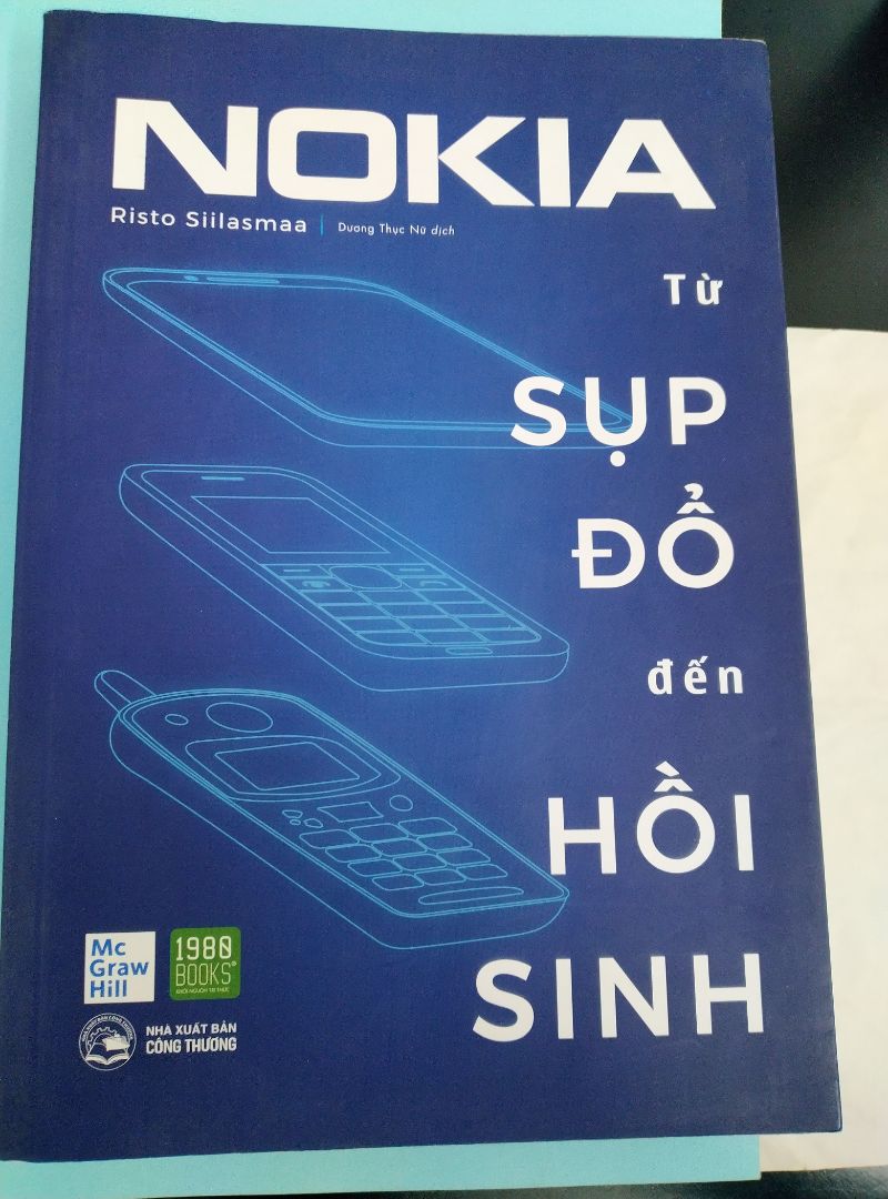 Sách hay, do mình dùng Nokia lâu năm nên cũng muốn tìm hiểu thêm về hãng. Sách dày, tuy hơi bám bụi nhưng giấy và chất lượng in tốt là ok. Mình mua của Tiki trading