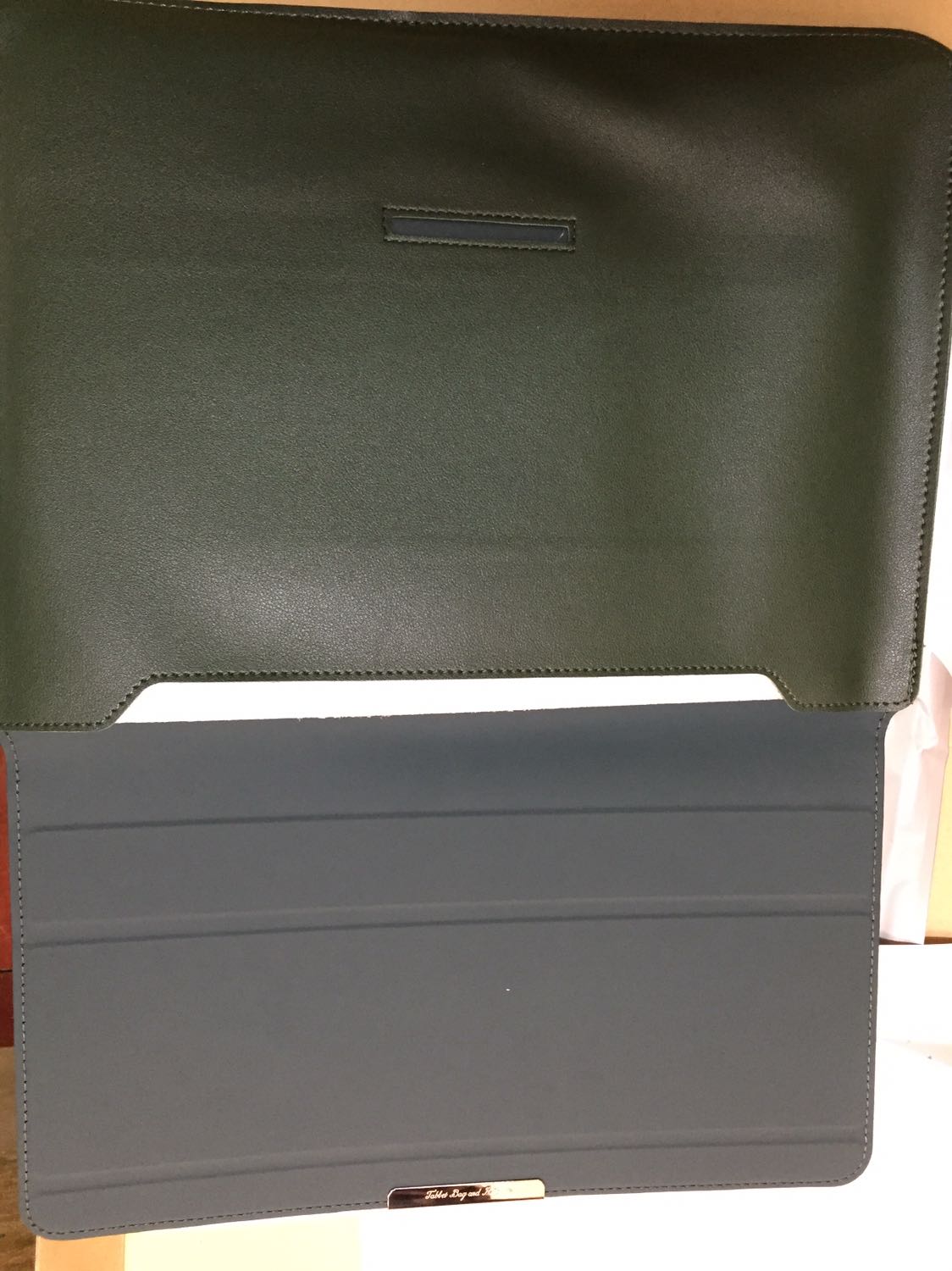 Sản phẩm đẹp nhưng cần thời gian kiểm chứng. Shop tư vấn tốt. Con này dùng cho các dòng ultrabook hoặc Mac Air. Máy mình Del Ins 7415 là vừa khít .