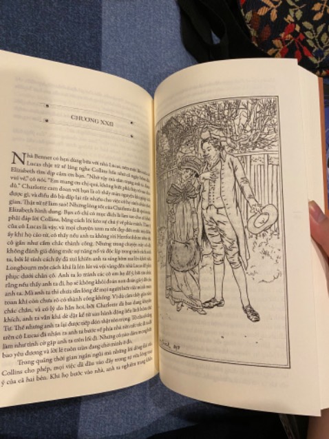 Sách được bọc vài lớp như màng bọc thực phẩm và đc nhét thêm vào 1c túi nilon như này nhưng vẫn rất oke k hỏng, tróc gì cả. Shock với tốc độ giao hàng cực nhanh vì mới đặt tầm 1h30 sáng 15/5 mà tầm trưa 15/5 đã thấy tiki gọi giao hàng