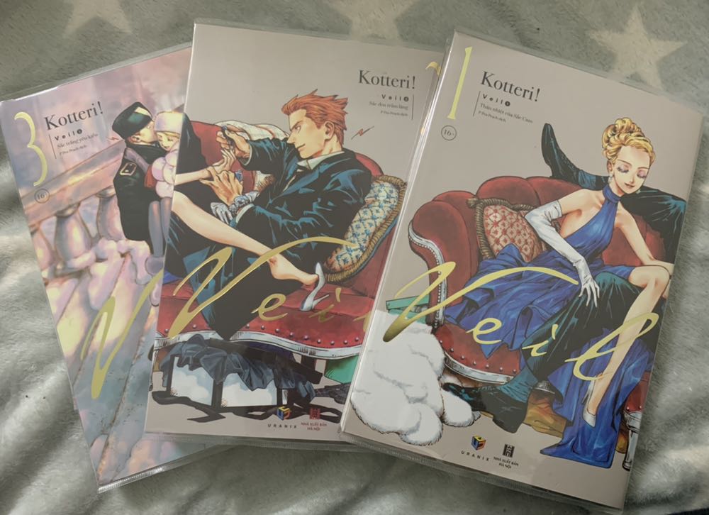 Xinh đẹp tuyệt vời luôn không mua thì tiếc lắm đó ạ. Truyện này mình có đọc thử mấy chương, thích lắm nên chờ xuất bản mãi 🥰🥰🥰 Card tặng kèm mỗi tập dày dặn, xinh xỉu, tiki bọc sách và gói hàng rất đẹp 💝