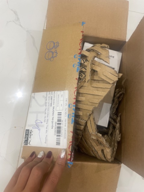 Dịch vụ giao hàng của Tiki quá tốt! Mình thay đổi địa chỉ nhưng bạn Shipper vẫn sẵn sàng giao trong ngày. Cốc nước đẹp quá luôn. Đáng tiền!