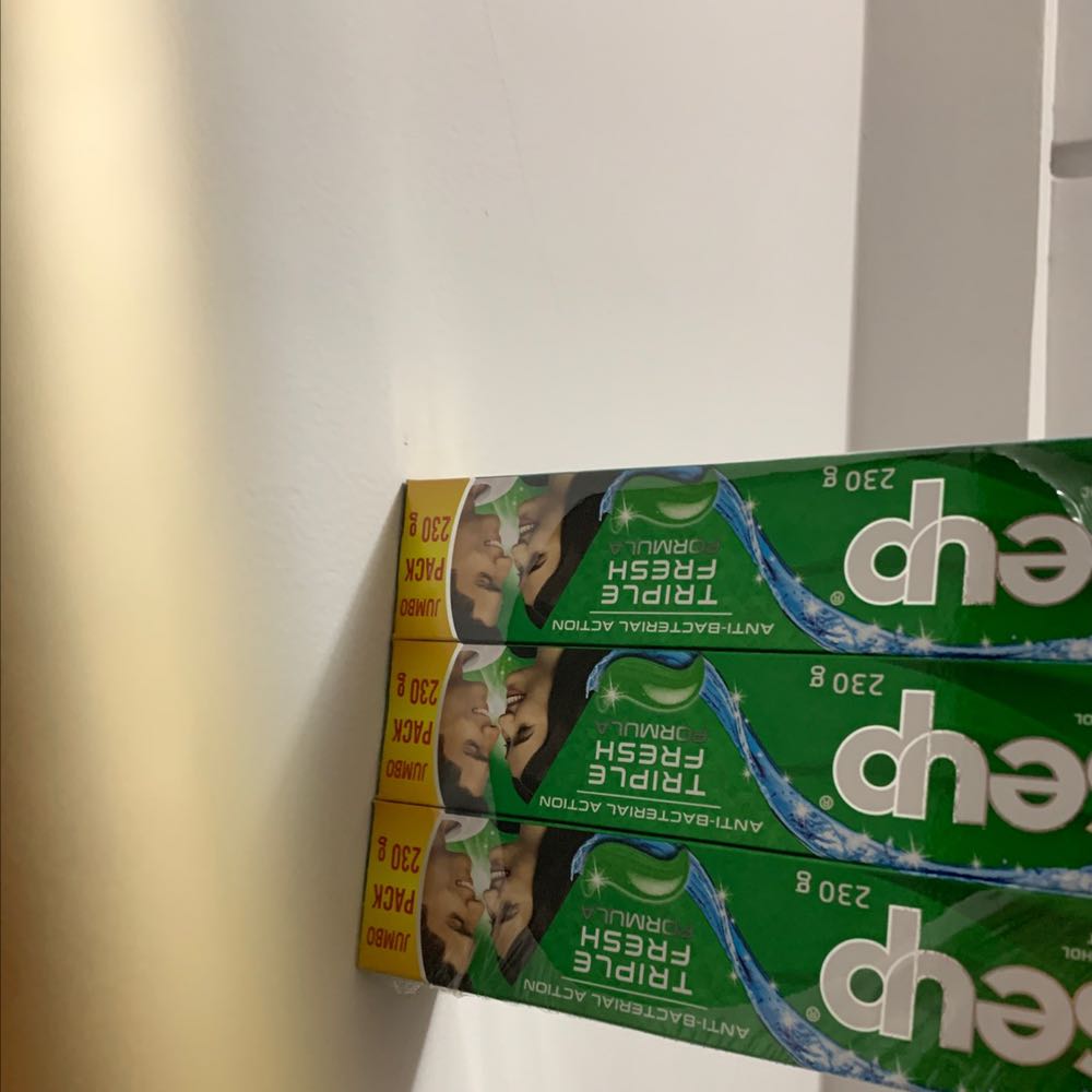 Kem đánh răng này nhà mình đã sử dụng nhiều lần và tin dùng nên cũng không khó hiểu khi mình mua và đánh giá 5 sao.