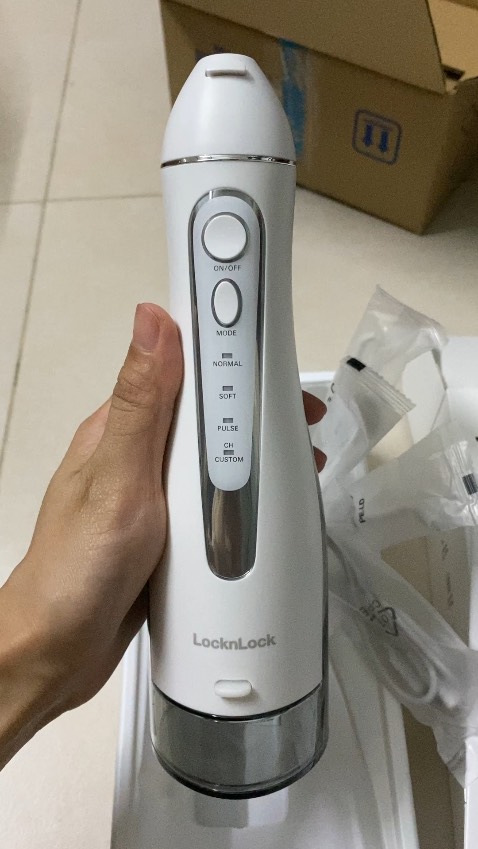Dịch vụ của Tiki cũng như Lock&Lock rất tốt. Sản phẩm xài êm. Còn độ bền thì mình chưa biết ntn. Dịch vụ của Tiki cũng như Lock&Lock rất tốt. Sản phẩm xài êm. Còn độ bền thì mình chưa biết ntn.
