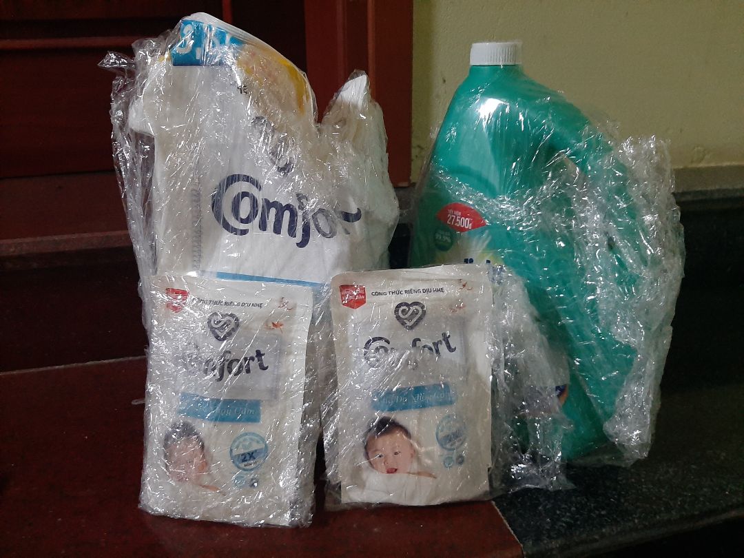 Đóng hàng cẩn thận, chắc chắn, lần đầu mua đồ tẩy rửa giặt giũ trên mạng, nua liền mấy thứ, có,quà tặng