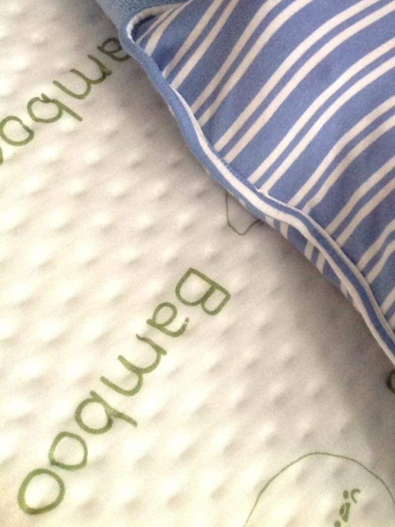 Thấm hút tốt, nằm mát lưng, chất luọng sản phẩm phù hợp giá, nên mua