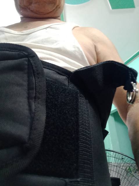 Giao size nhỏ quá , chất liệu vải mỏng , các chốt khóa yếu có thể sứt ra bất kỳ