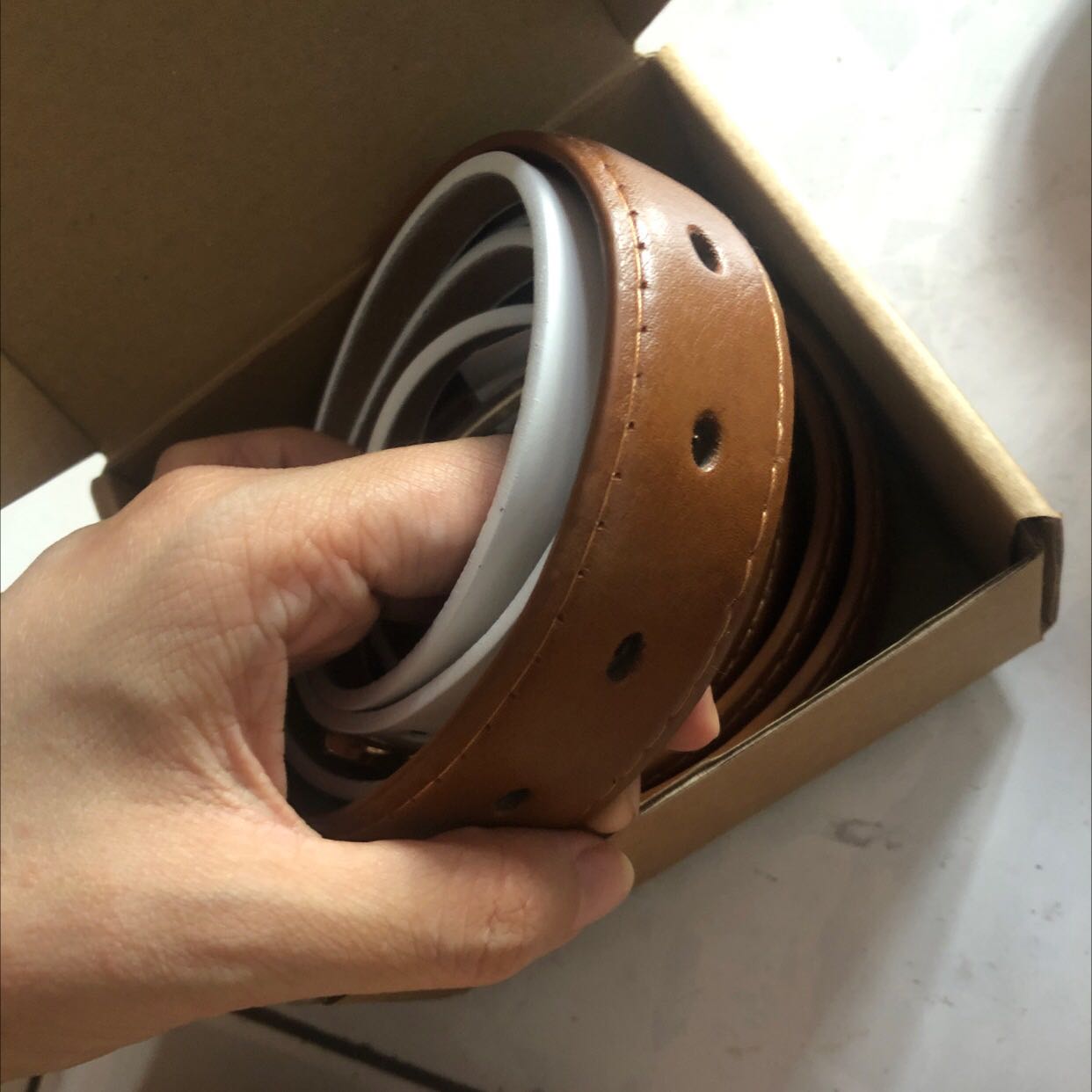 Dây rất đẹp, mua sale nhưng shop đóng gói kĩ càng. Chất lượng tốt k hề bị gãy dây hay có vết gấp nào.