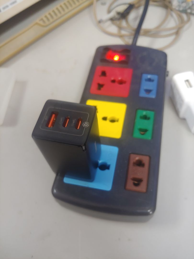 cắm điện ko sáng đèn, cắm sạc ko lên.