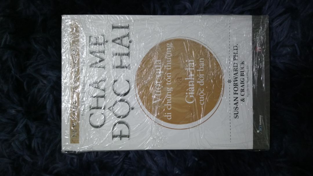 Sách đc bọc cẩn thận nếu mà bọc thêm xốp ở góc thì tránh đc móp góc sách trong khi vận chuyển