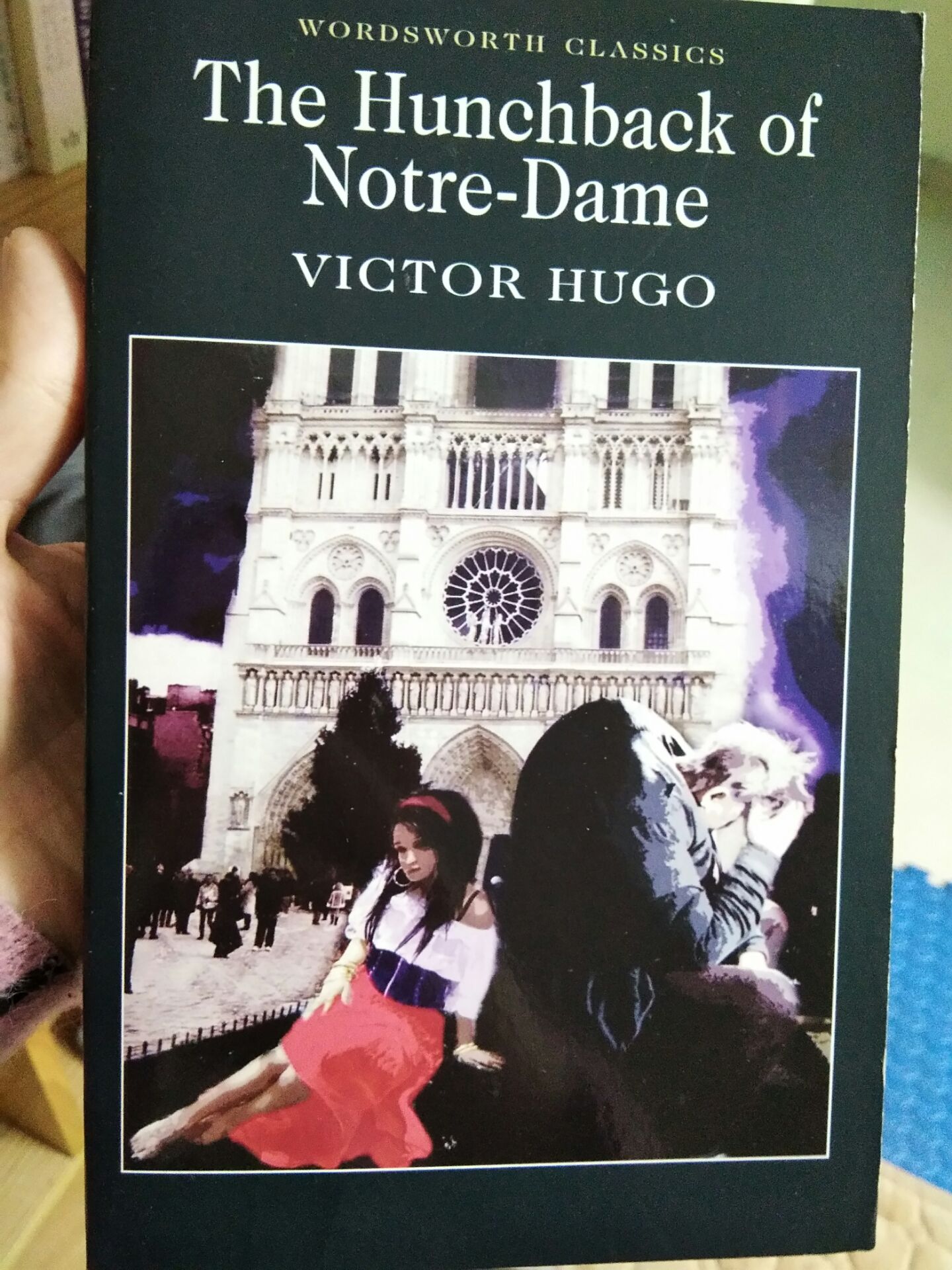 sách rất mới,  cỡ sách và cỡ chữ to đọc không bị mỏi mắt.  một tác phẩm văn học kinh điển rất hay,  sách dày,  đẹp.  dịch vụ giao hàng của tiki rất tốt,  bạn giao hàng thật thà,  nhiệt tình.