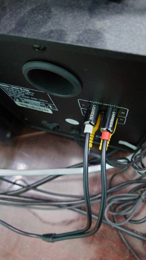 Nhìn là thấy xịn xò rồi. Hình thức ko có gì để chê. Cắm vào phát nhận luôn, giảm đáng kể tiếng rè rè so với cái dây cũ của mình. Nhìn là thấy xịn xò rồi. Hình thức ko có gì để chê. Cắm vào phát nhận luôn, giảm đáng kể tiếng rè rè so với cái dây cũ của mình.