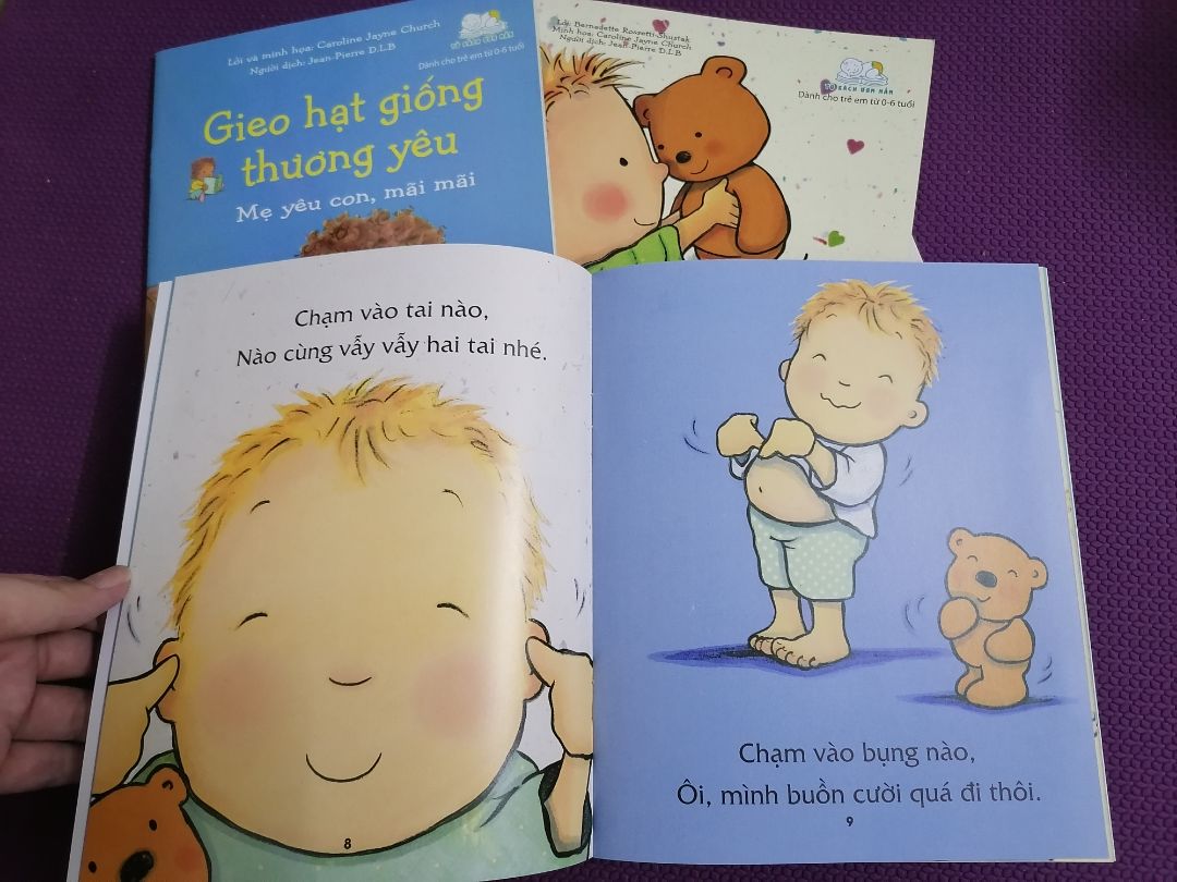 Hình vẽ rất dễ thương, màu rất nền dịu mắt, giấy đẹp. Bộ có nhiều cuốn với nhiều nội dung khác nhau đa dạng. Nói chung là khá ổn.