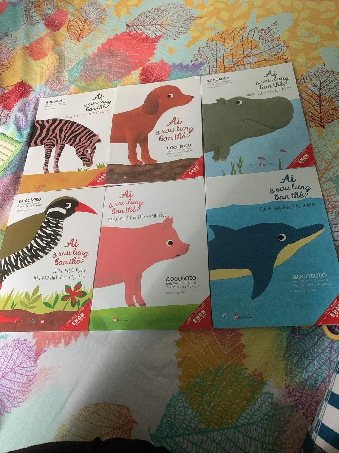 Mình mua đi tặng. Sách này thì hay rồi. 2 đứa nhà mình,
Mình đều cho đọc sách ehon từ nhỏ.