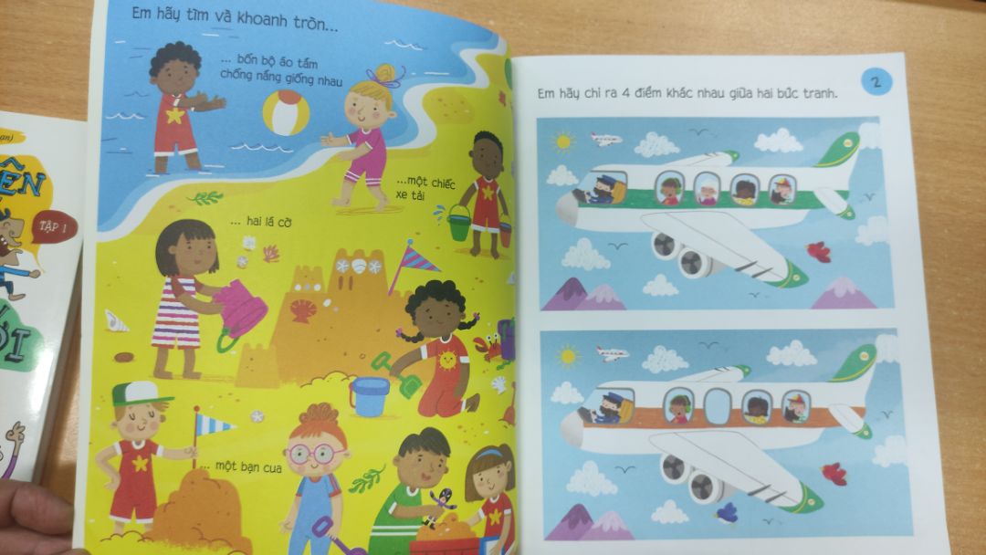 Sách rẻ lại còn được tặng coupon mua sách nữa.
chất lượng sản phẩm rõ nét, hình ảnh minh hoạ thú vị, các trò chơi đa dạng được dịch từ sách quốc tế giúp trẻ phát triển tư duy, hạn chế xem tv máy tính khi nghỉ dịch ở nhà