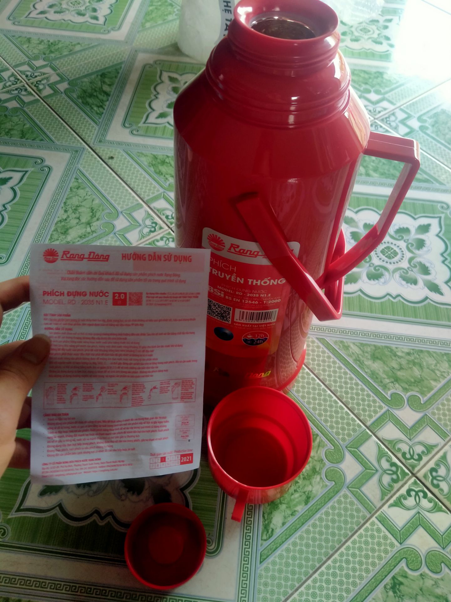 quá ưng luôn. shop đóng gói hàng rất kĩ. quá trời là chống sốc lun. hàng rất đẹp đặt màu xanh nhưng shop giao màu đỏ. cũng oke vì mình không quan tâm màu sắc. cho shop 5 sao