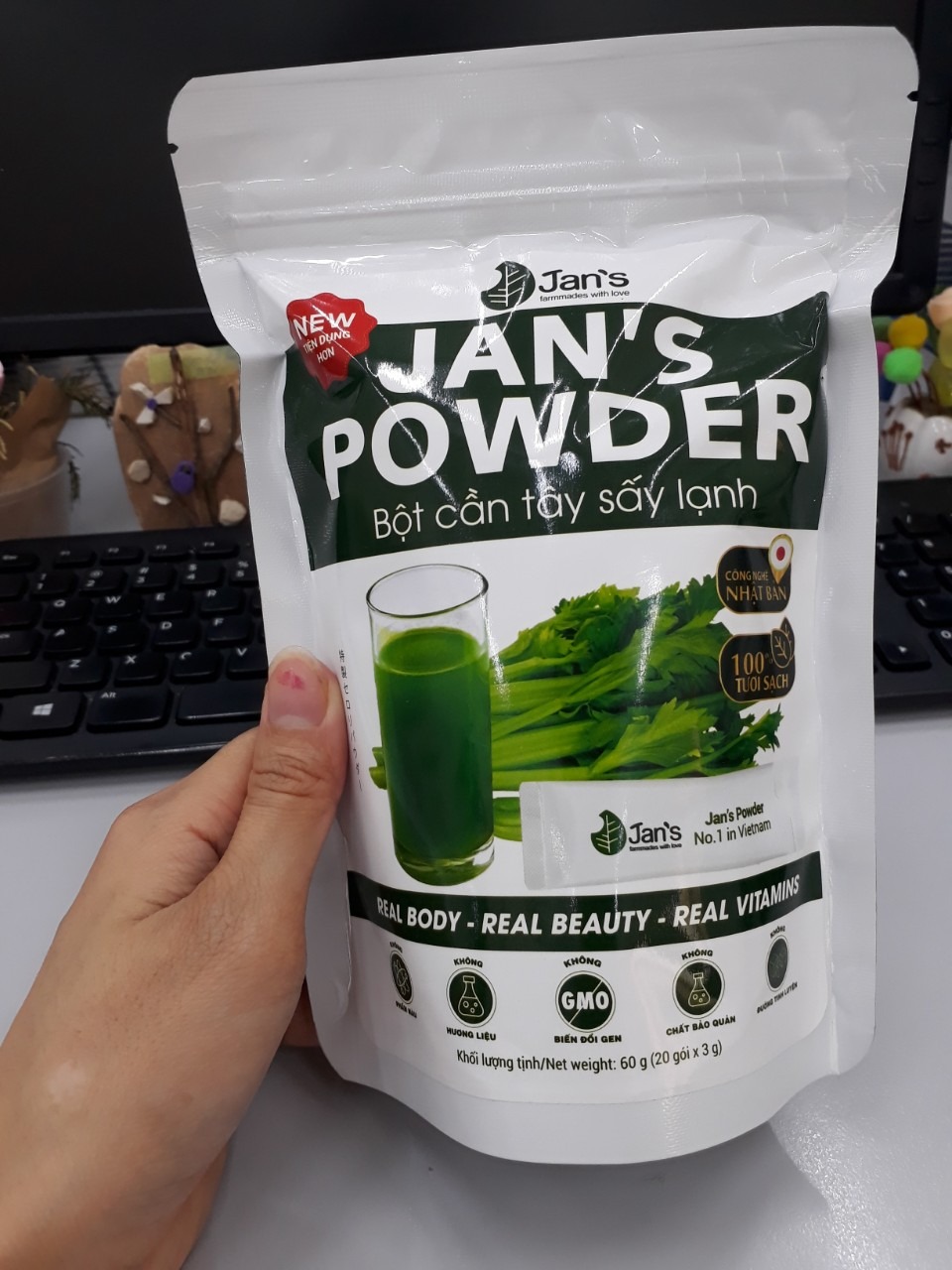 Mình rất yêu sản phẩm của Jan's, đây là một trong những sản phẩm nhà mình thường xuyên sử dụng cho cả gia đình để bảo vệ sức khỏe. Sản phẩm đóng gói tiện lợi từng gói, mình thường pha rồi lắc lên uống rất "phê". Cảm ơn Jan's rất nhiều! Hy vọng Jan's có thêm nhiều sản phẩm để mình trải nghiệm!