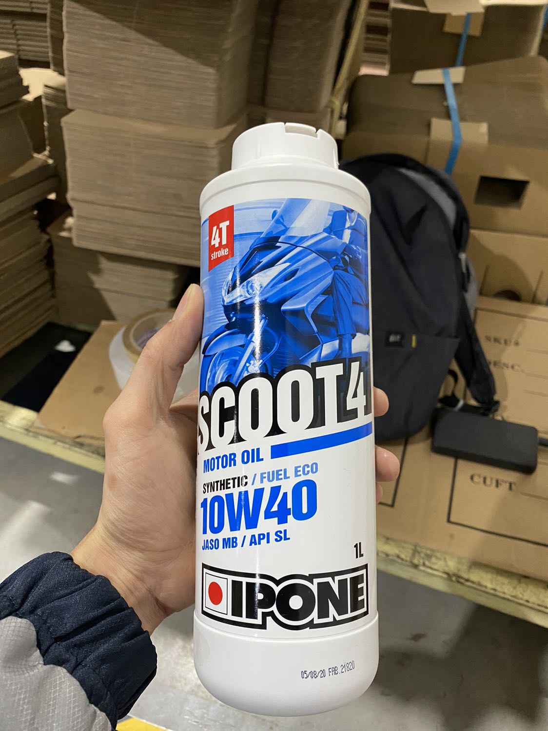 Nhớt nhập Pháp . Sịn . Chính hãng ... đi êm , mát động cơ và tiết kiệm nhiên liệu ... ipone thì chất lượng tốt rồi heeeee