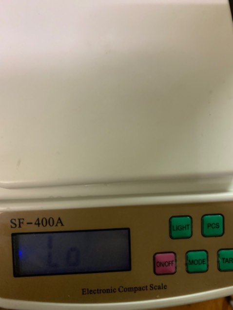 Đề nghị đổi trả hàng, giao đồ dỏm đã có người xài, không có màng bọc bàn cân, không có màng bọc bàn phím, mới sử dụng cân lần thứ hai thì màn hình hiển thị ntn