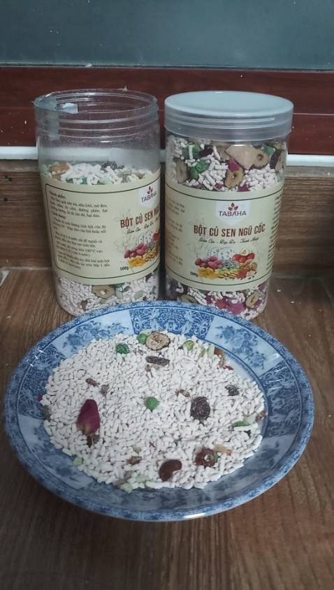 *** đảo, thất vọng toàn tập. Ghi thành phần: bột sen, quả sơn trà, nho khô, mè đen, hạnh nhân, óc ***, đường phèn, hạt hướng dương , kỷ tử, táo đỏ, hạt dưa. Thực tế nhận hàng là bột (không biết bột gì  mà sờ vào tay có lưu lại ít dầu â), táo đỏ, nho khô, đậu hà lan, dừa sấy, cánh hoa trộn thêm vài hạt gạo lức. Mình tin tưởng Tiki mới mua hàng trên App mà nhận hàng thế này đây.  Đề nghị Admin cấm những shop *** bán hàng trên Tiki nhé.