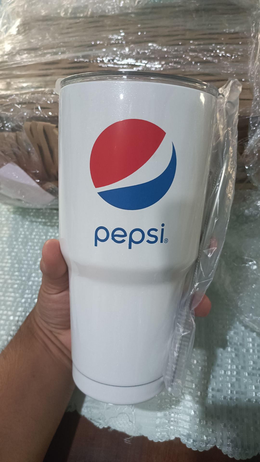 Đóng gói cẩn thận, giao hàng đúng ngày dự kiến. Sản phẩm k bị hư bể. Hàng tặng kèm đầy đủ mà lành lặn. Thêm chút hy vọng cho bạn nào muốn đặt hàng. Sản phẩm như hình chụp Đóng gói cẩn thận, giao hàng đúng ngày dự kiến. Sản phẩm k bị hư bể. Hàng tặng kèm đầy đủ mà lành lặn. Thêm chút hy vọng cho bạn nào muốn đặt hàng. Sản phẩm như hình chụp