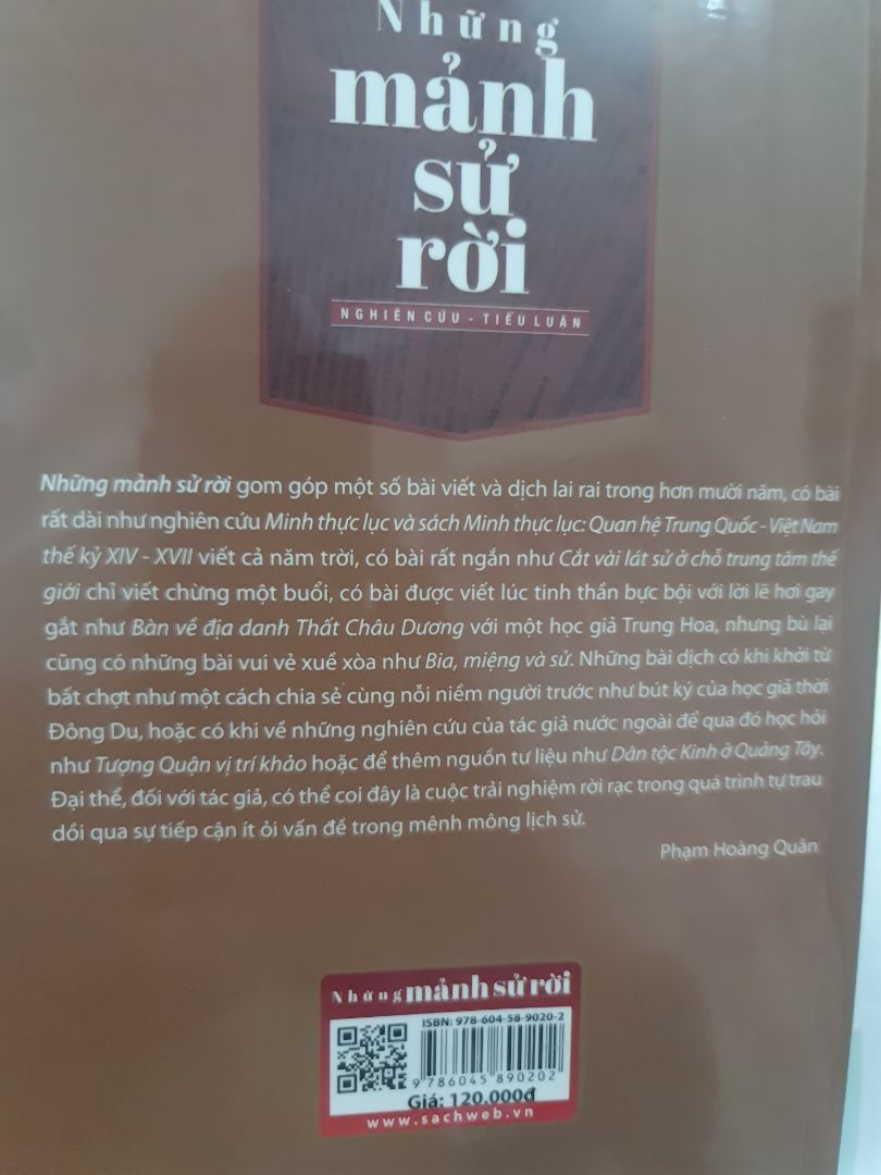 Đã biết tác giả qua bản dịch " Gia Định Thành Thông Chí ". Nay xem quyển này càng khẳng định tài năng  của ông !
