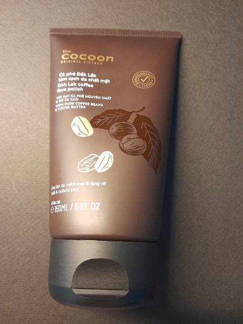 Giá rẻ hơn những chỗ khác, ship nhanh, hsd lâu, thuần chay, không thử nghiệm trên động vật, thơm mùi cafe, không gây kích ứng cho da mình.