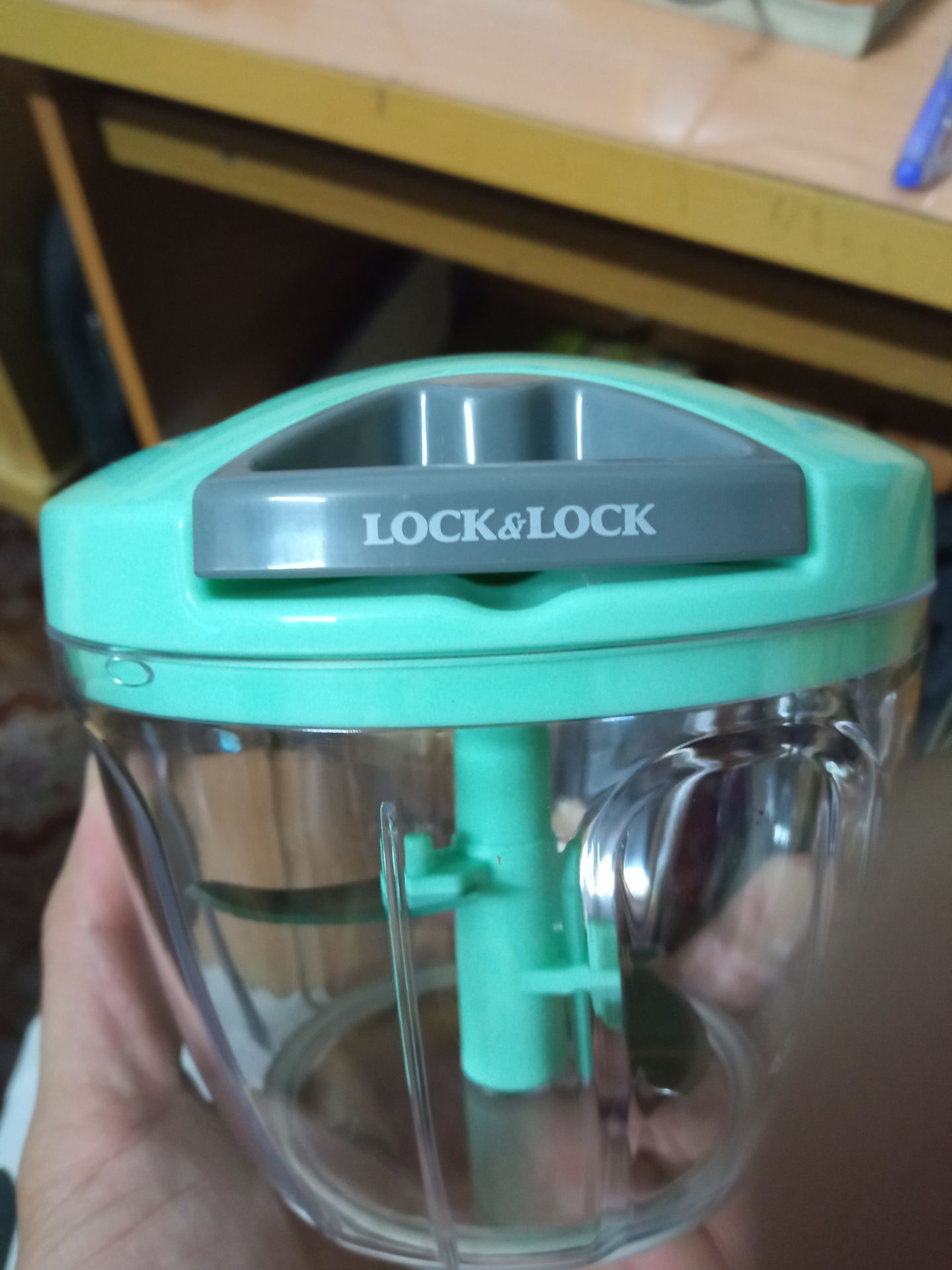 mới đầu xem minhg cũng ko tin là tốt nhưng mua về dùng mới thấy quá thích. 
dao sắc, cắt hoa quả táo hay cam đều OK. cực ưng, cám ơn shop
đong gói chắc chắn và giao hàng nhanh, cám ơn shop