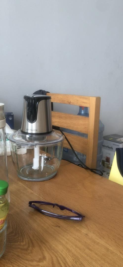 Đóng gói cẩn thận, đúng
sản phẩm. Bảo hành được tới 2 năm, Shop tư vấn nhiệt tình. Cối xay nhìn trong ảnh tưởng nhỏ nhưng ngoài to, nặng rất chắc chắn ý. xay hành, tỏi, ớt, thịt đều ok, dùng rất thích cảm ơn shop.