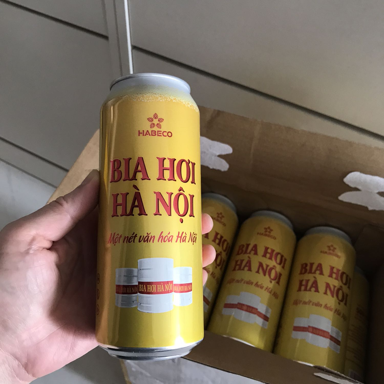 Tiki giao bia đúng hẹn! Sản phẩm bia hơi đúng chất Hà Nội uống rất ngon!