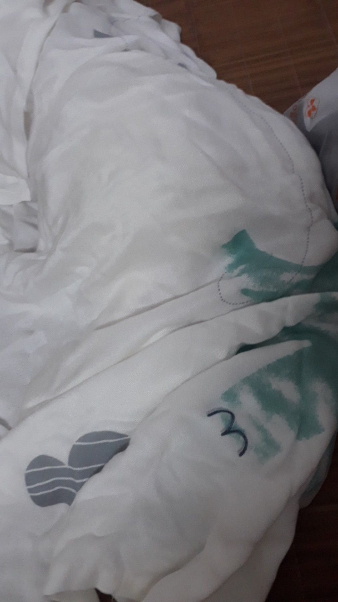 Hài lòng, chất mát, mềm chạm vào rất thích