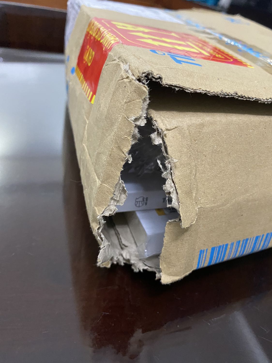 Một sao vì đóng gói vận chuyển ?
Đề nghị tiki giải quyết vấn đề vận chuyển lại, sách không có chống sốc, còn bị dơ,nhăn VÀ ĐÂY KHÔNG PHẢI LẦN ĐẦU TIÊN.