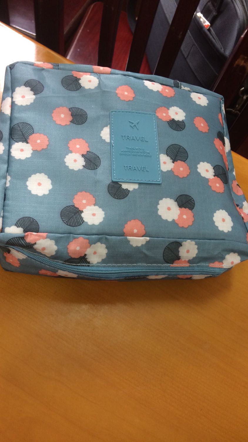 Nói chung được, nhỏ nhẹ xinh xắn, phù hợp giá thành. Ai thích loại dày dặn thì mua loại đắt hơn tí