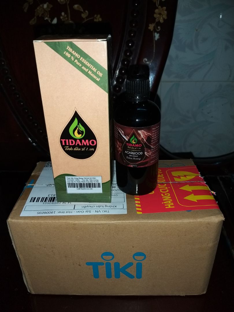 Đã nhận được hàng đúng mô tả, bao bì đẹp mắt và cẩn thận, do ảnh hưởng của dịch bệnh nên giao hàng rất chậm, chất lượng sản phẩm mùi thơm dịu nhẹ, tương đối được.