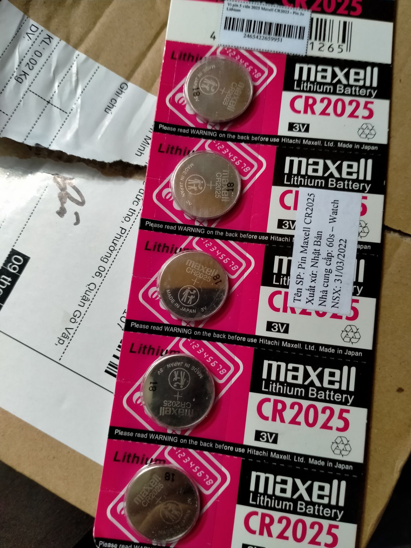 mình đang cần pin cho đồng hồ đeo tay, shop có thể đổi lại cho mình không, pin hiện shop giao khá lớn và mình ko biết nó dùng để làm gì luôn, hy vọng shop đổi quá pin dành cho đồng hồ đeo tay giúp thank so much