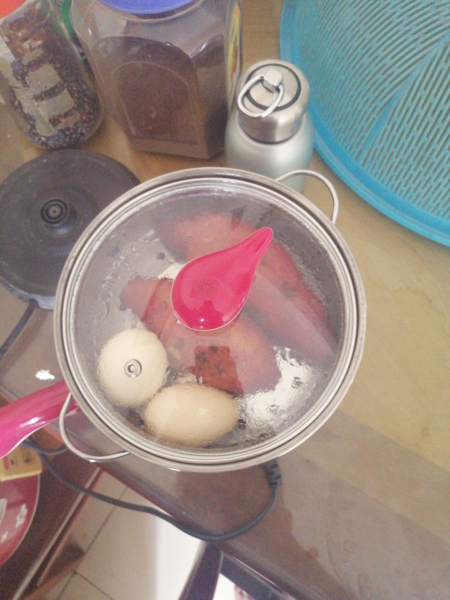 Nồi dùng đựơc so với giá mới sd có mùi nhựa, , giao hàng nhanh