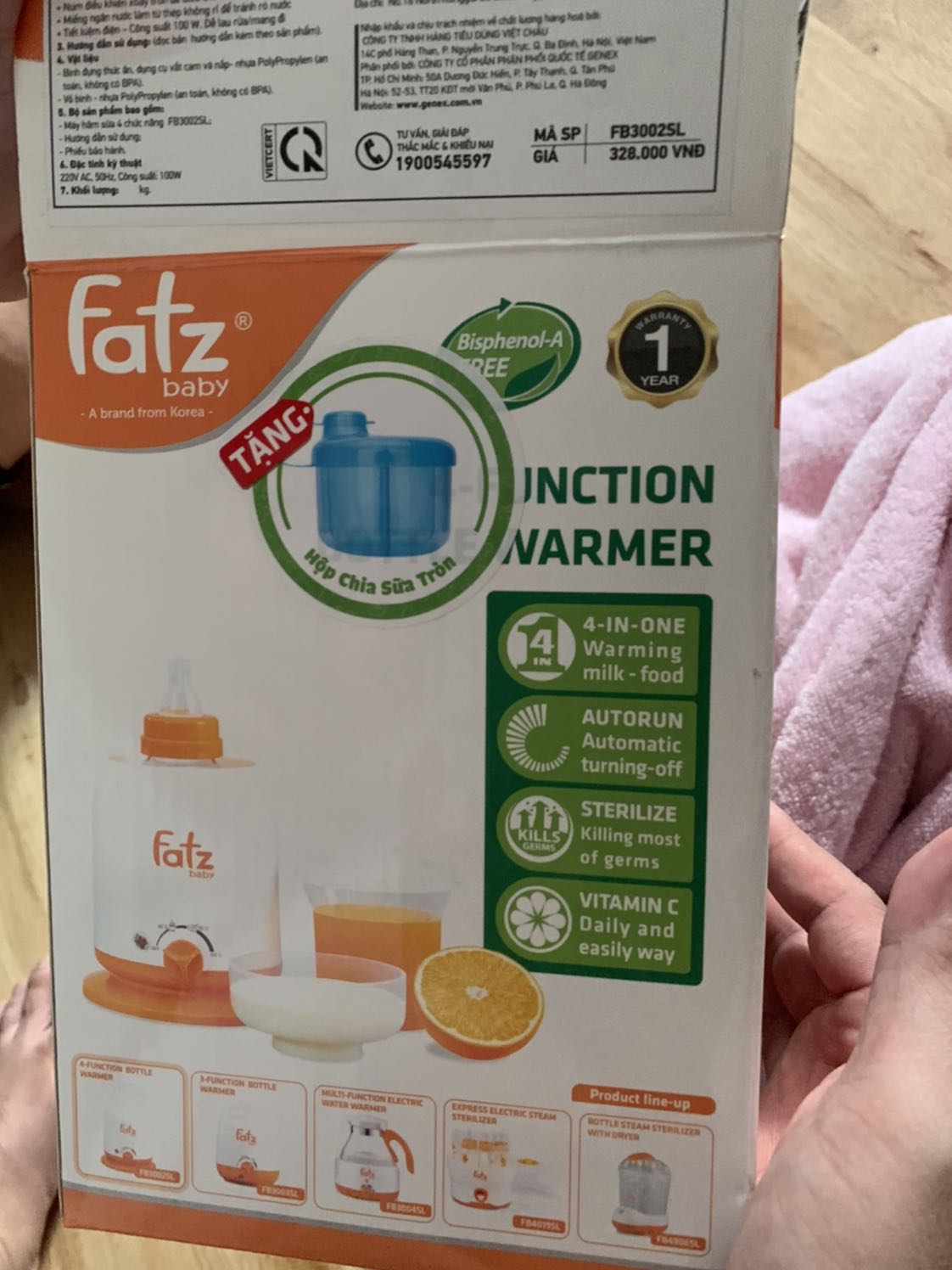 Giao thiếu quà tặng. Trên vỏ hộp có ghi tặng kèm hộp chia sữa nhưng nhận hàng không có. Đã khiếu nại đề nghị tiki báo nhà cung ứng giao bổ sung sản phẩm quà tặng. Về sản phẩm, chất lương xài ổn và không có phàn nàn gì tạm thời, tuy nhiên giá sản phẩm hơi cao hơn tầm 50k so với các shop khác bán cùng loại