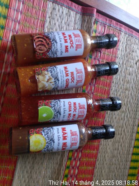 Sản Phẩm Đóng Gói Rất Kỹ,Nhưng Mã Vạch In Trên Chai Sản Phẩm Quét Thì Thông Tin Chưa Xác Thực,Còn Một Mã Quét Ra Sản Phẩm Khác.