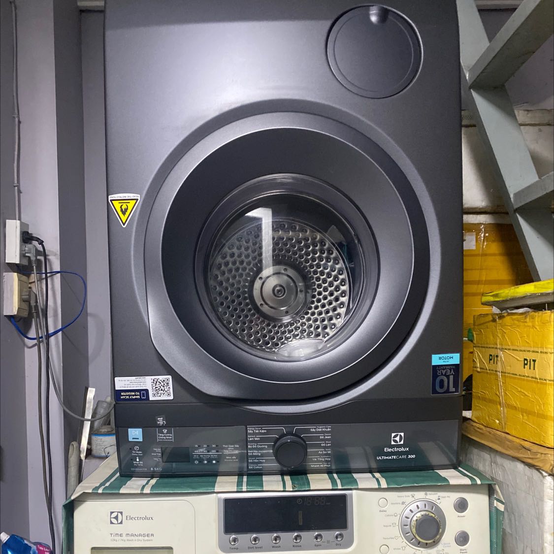 Máy sd tốt, tiện lợi, đặc biệt là thời tiết mưa nắng thất thường như Sài Gòn. Quần áo sấy xong thơm và mềm chứ k bị cứng như phơi nắng.
Mình sẽ đặt 1 cái khác tặng cho chị gái. Máy sd tốt, tiện lợi, đặc biệt là thời tiết mưa nắng thất thường như Sài Gòn. Quần áo sấy xong thơm và mềm chứ k bị cứng như phơi nắng.
Mình sẽ đặt 1 cái khác tặng cho chị gái.