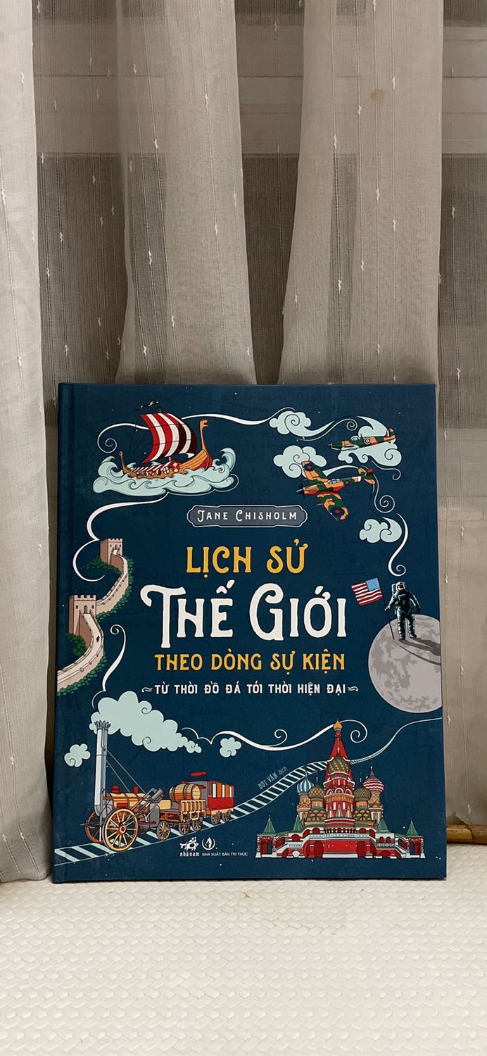 Sách tiki luôn rẻ, giao hàng lại nhanh nữa. Chỉ là có vẻ trong khi vận chuyển thì sách có bị méo 1 xéo ngày góc, nhưng chung quy vẫn đẹp, nội dung và hình ảnh bên trong đều rất sống động nhé.