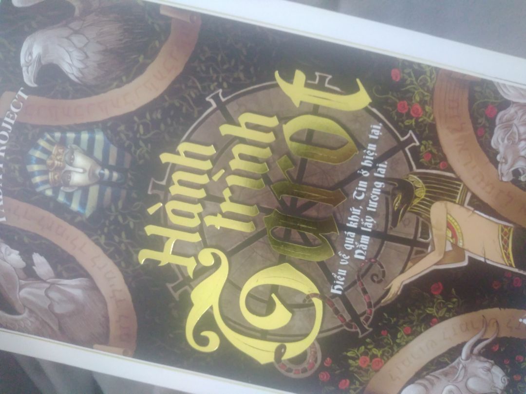 Sách khá dễ hiểu, nội dung cũng khá chi tiết cho người mới bắt đầu tìm hiểu tarot. Giấy dày, hình ảnh minh hoạ đẹp, bìa sang và xịn. Giao hàng nhanh, không móp méo
10/10