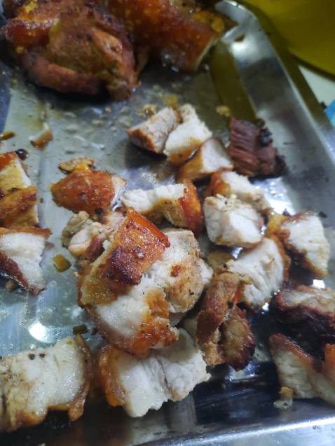 Nồi có sức chứa vừa, tiện , máy chạy êm, mới sài làm vài món ăn cũng khá ngon , cũng dễ sài .