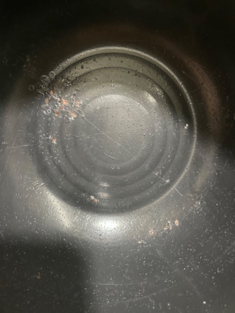 Nấu cũng OK nhưng lòng nồi bị bong tróc hết đề nghị nhà bán bán luôn cái lòng nồi mới Nấu cũng OK nhưng lòng nồi bị bong tróc hết đề nghị nhà bán bán luôn cái lòng nồi mới