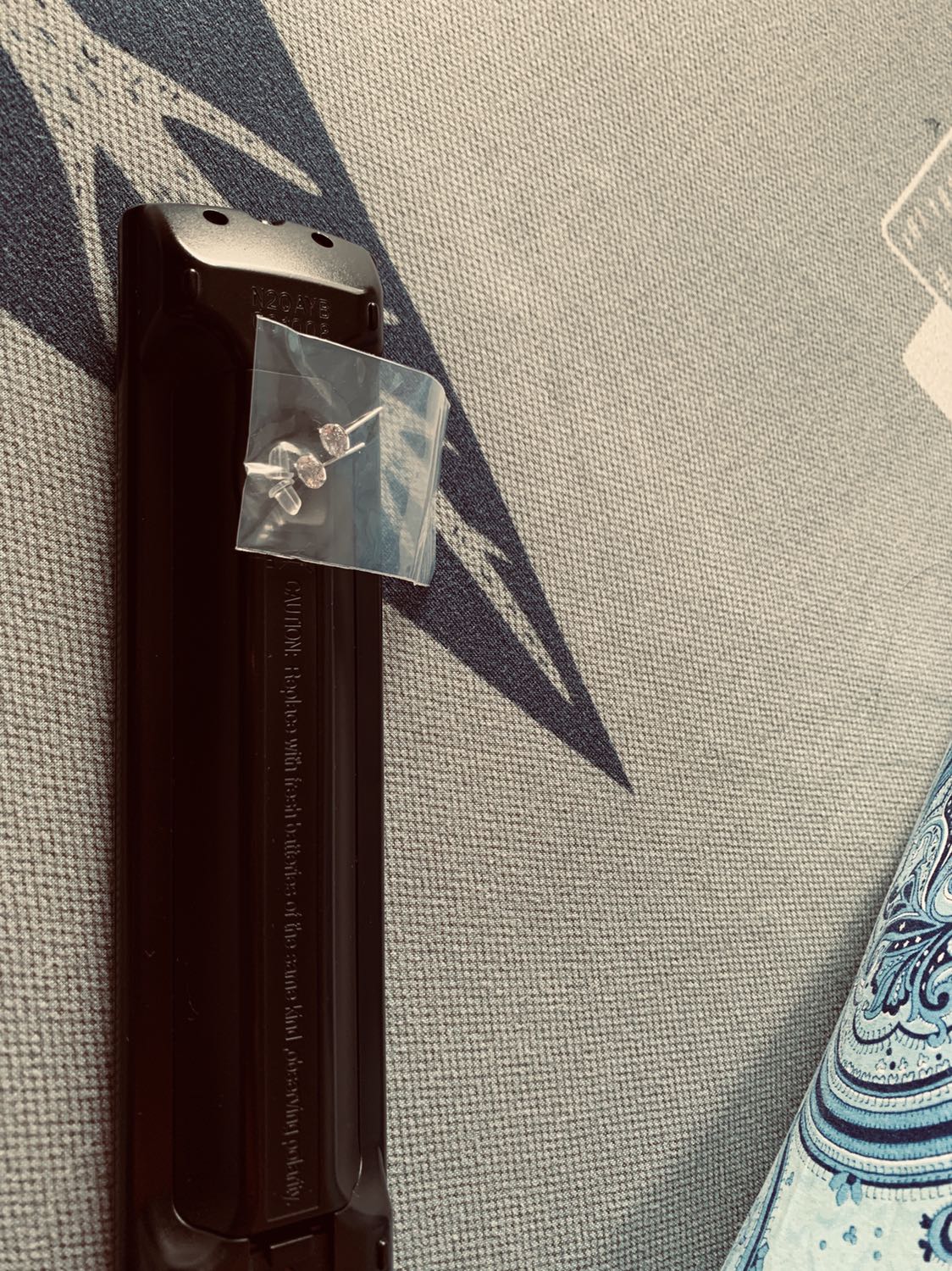 Sản phẩm không giống hình , nhìn bình thường, giá thành cao nhưng sản phẩm mong manh quá không như hình chụp của shop Sản phẩm không giống hình , nhìn bình thường, giá thành cao nhưng sản phẩm mong manh quá không như hình chụp của shop